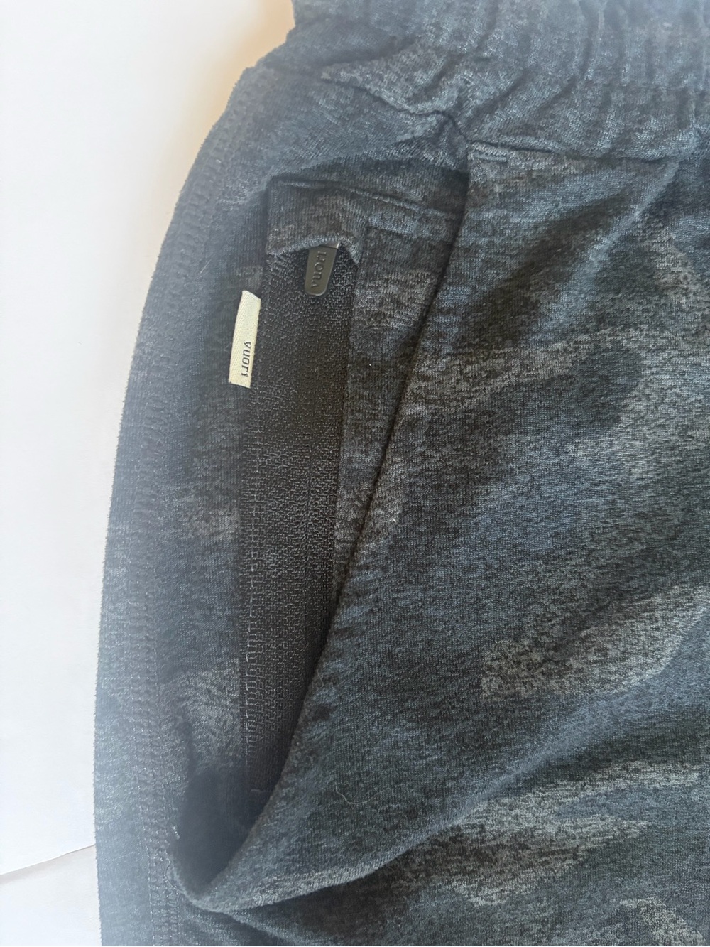 Vuori Ponto Performance Shorts Men's Medium Dark Camo DreamKnit Lounge Athletic - Picture 3 of 6